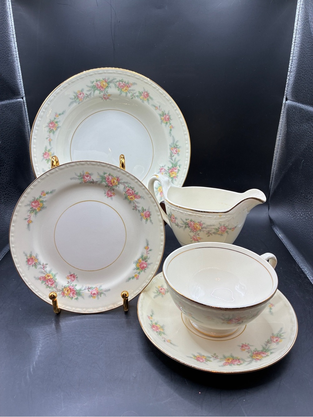 Vintage Homer Laughlin Countess Pattern in Eggshell Georgian, 41 pieces, EUC